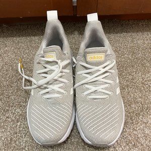 adidas running shoes NWOT sz 10